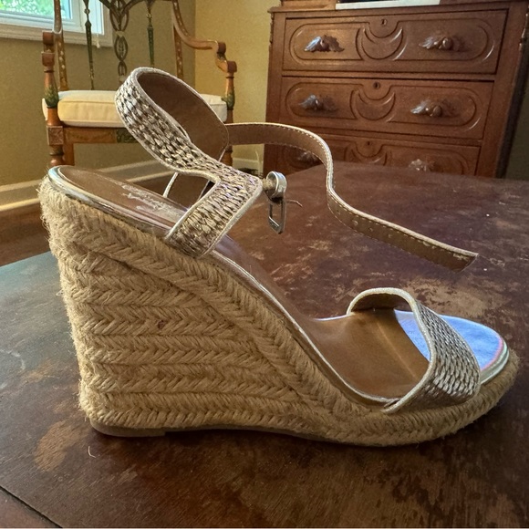 Silver Size 10 wedge sandals. EUC. - Picture 9 of 11